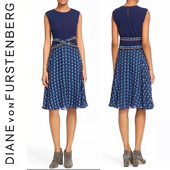 Diane Von Furstenberg Rosalie Mixed Media Silk Fit & Flare
Midi Dress Size 10 - Picture 16 of 16